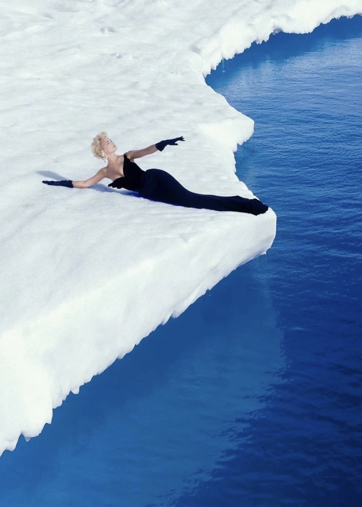 Thumbnail of matteo-azzolini-whyyoushouldcare-1f318af0dc9a4ba0 0