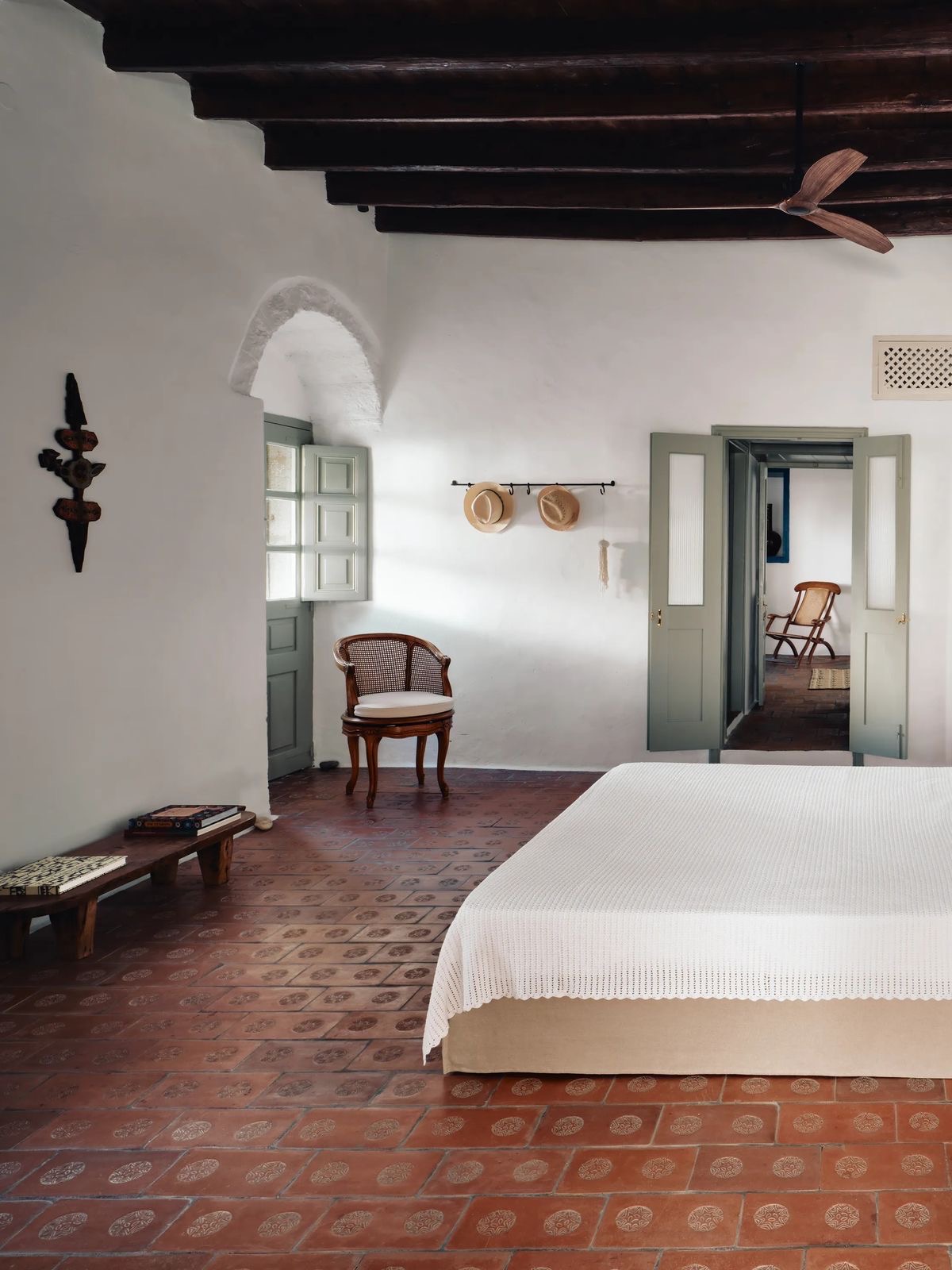 Thumbnail of serena-hawkey-betweenworldsbysalve-2c3dd580e2554baf 1