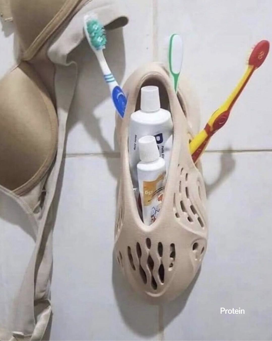 Thumbnail of dke-ky0i5k1-4ea7bf20f8c243c3 1