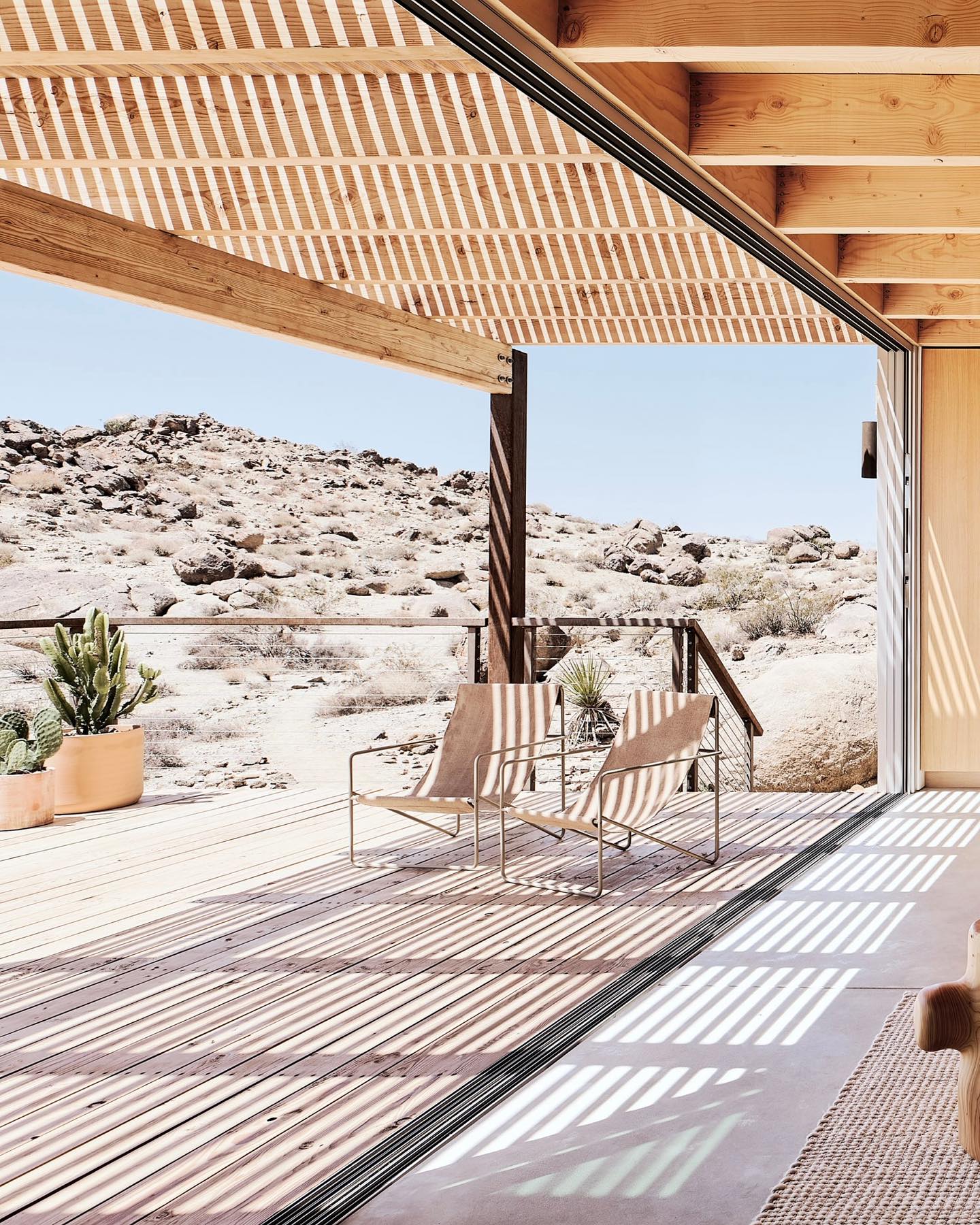 Thumbnail of c-iviiirkxp-5c578fce76c94454 2