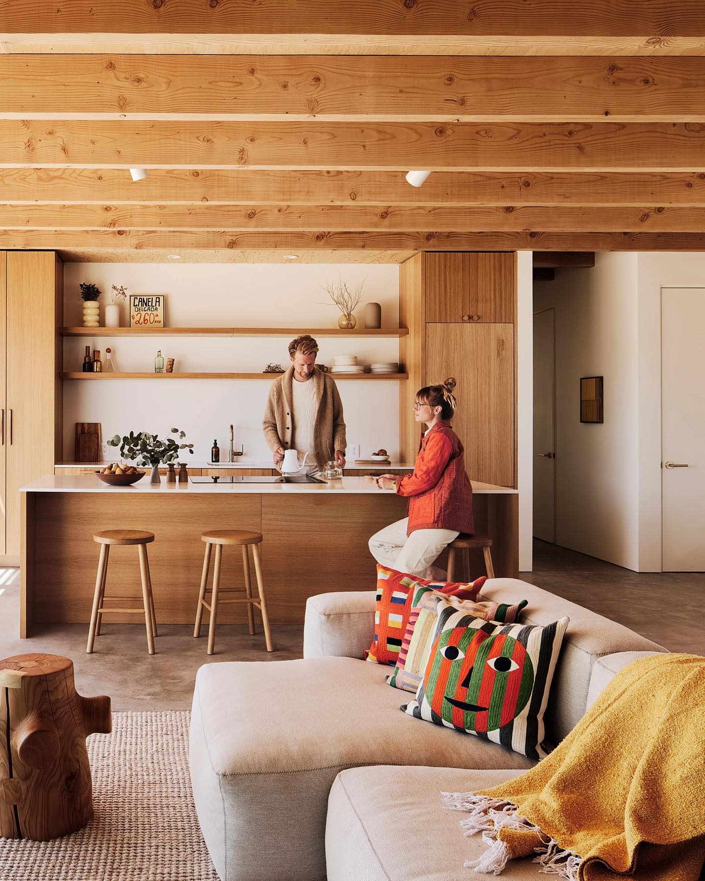 Thumbnail of c-iviiirkxp-5c578fce76c94454 3