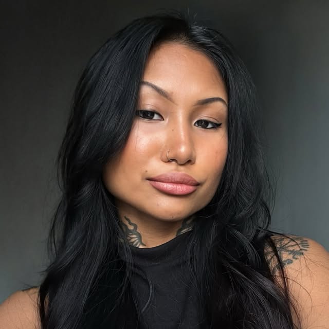 Thumbnail of mine-vandenborre-lifeasminee-on-threads 0