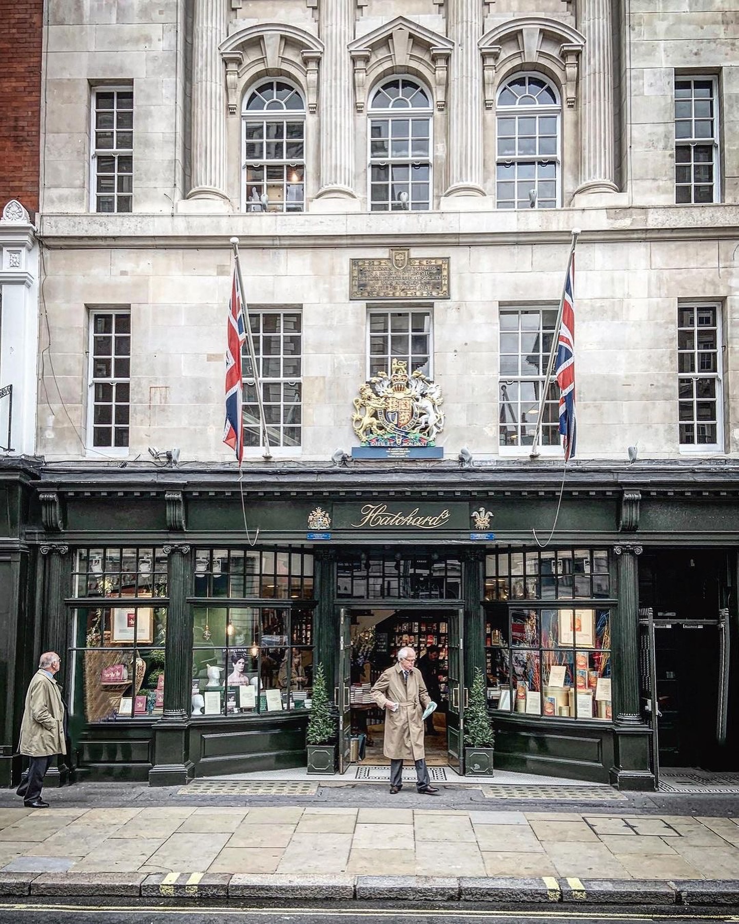 Thumbnail of c-auu7mof0s-8c5029476bd54e3f 3