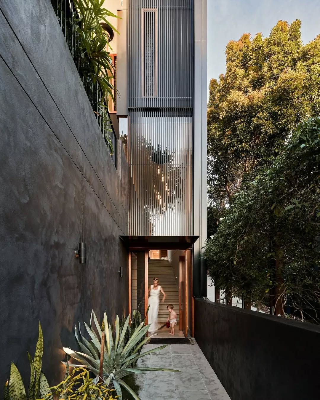 Thumbnail of p-daewetft8iz-984228663de64aaa 0