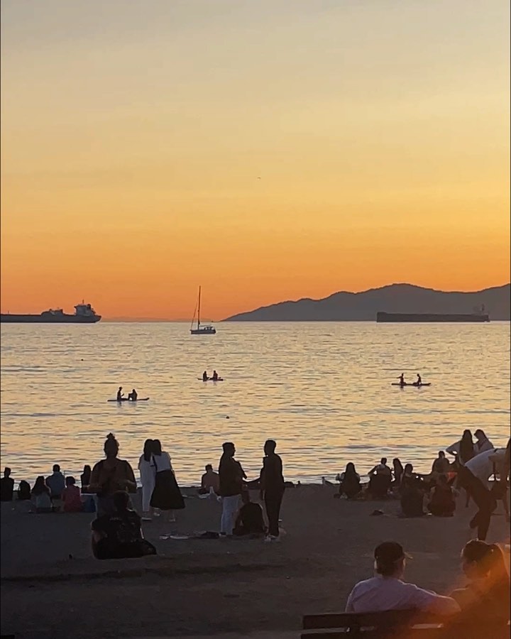 Thumbnail of c-s5cwbbpo5-9d69285f39384f78 1