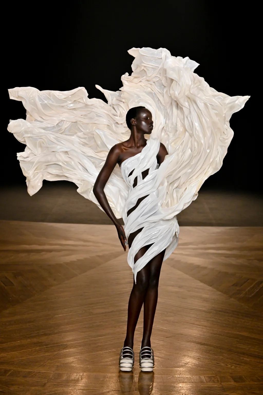 Thumbnail of amii-hue-amiihue-9e6fc99a825b4a74 3