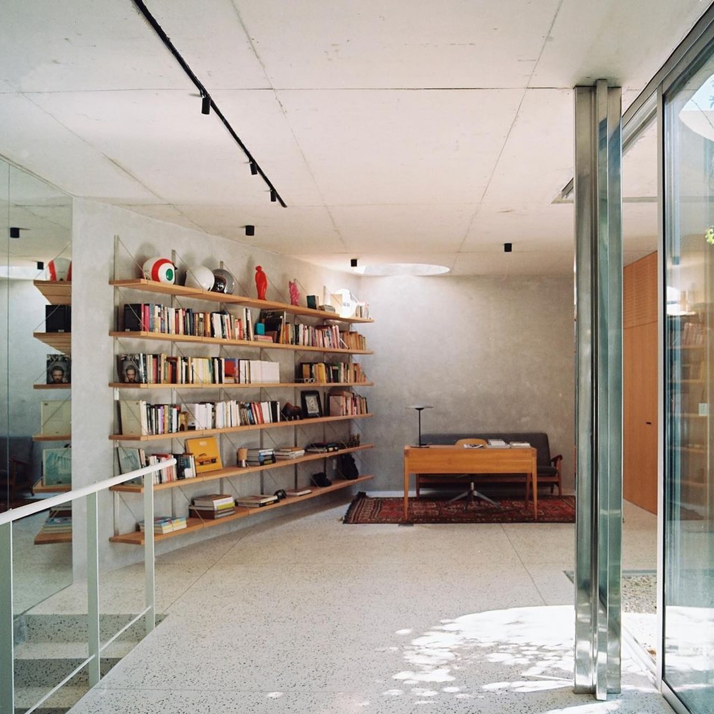 Thumbnail of c8vgc-zurur-af30aeaa20c3492c 1