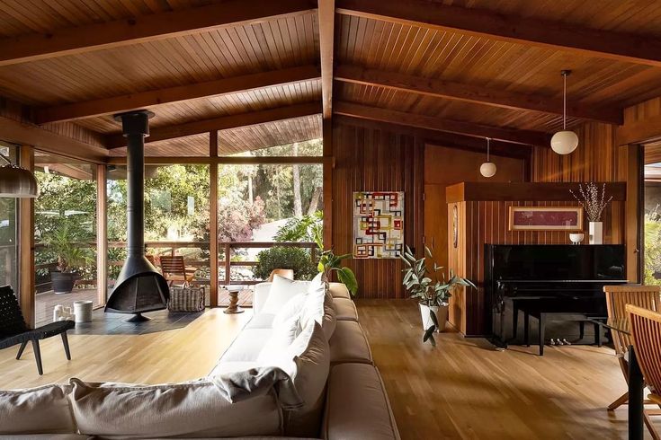 Thumbnail of annie-turner-annieturner1-b2e3ea335a254eac 3