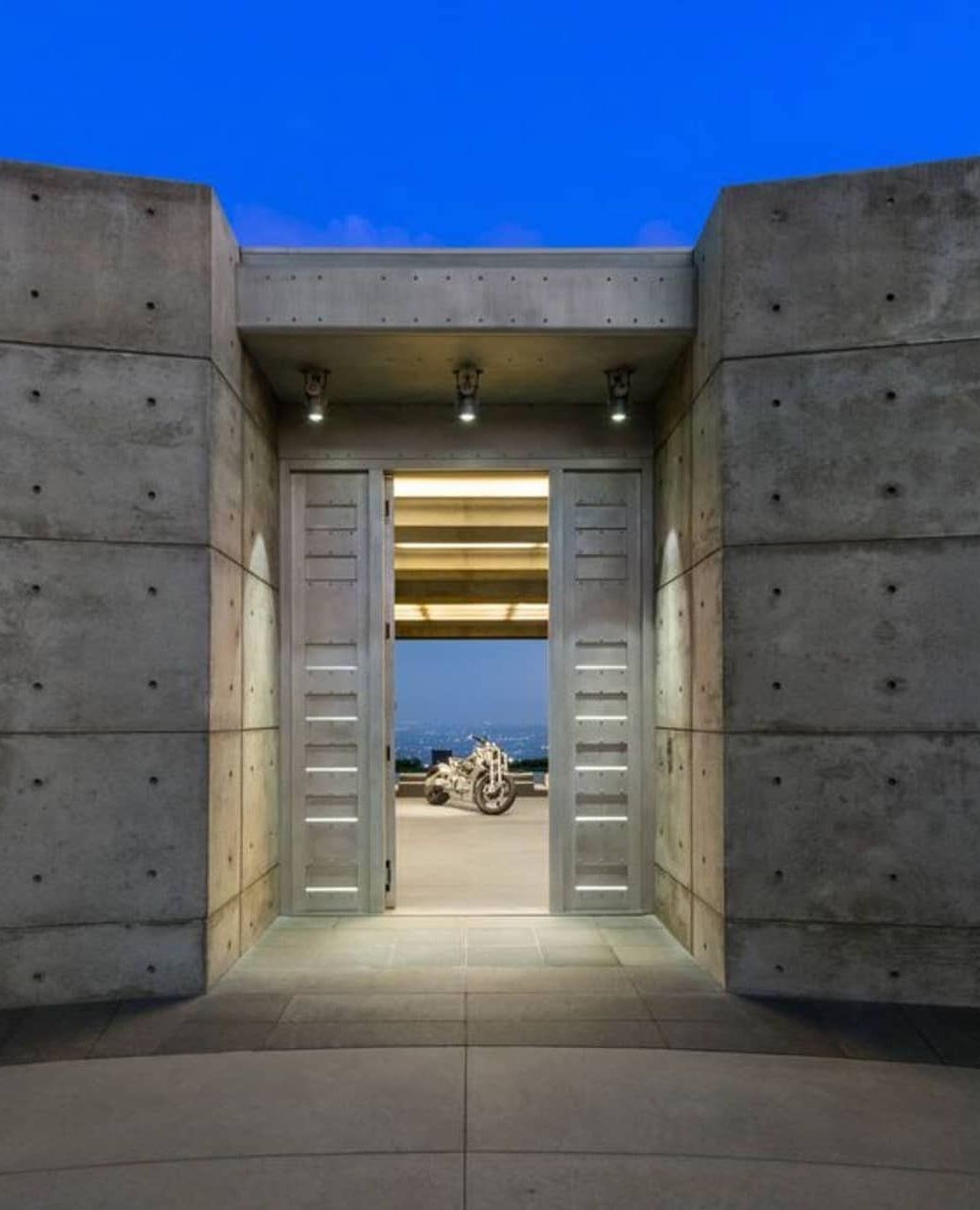 Thumbnail of p-c8m6wmqn8pb-c3e18a5a28d249dc 2