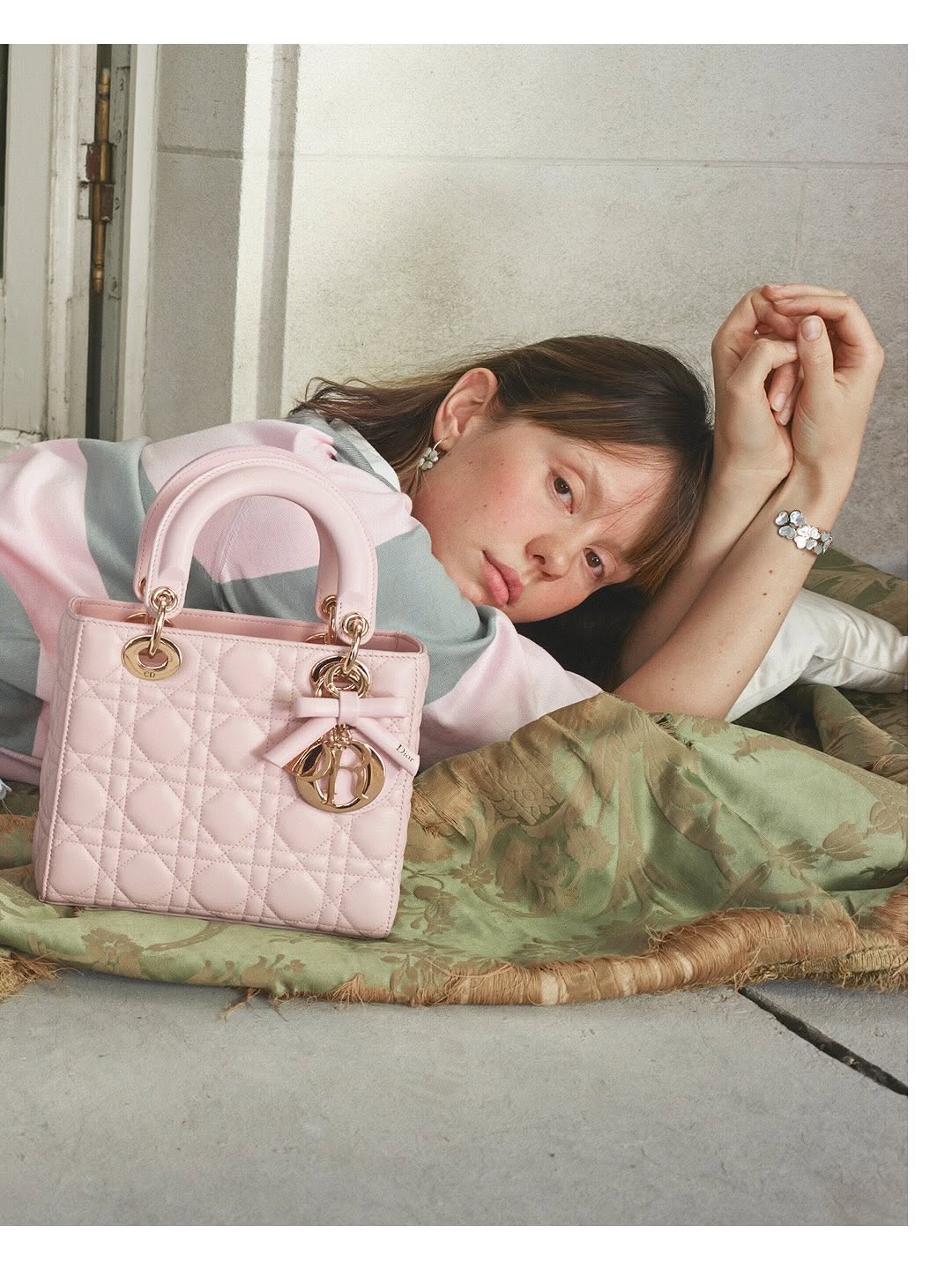 Thumbnail of www-instagram-com-p-do51t-ndn7m-img-index-1 7