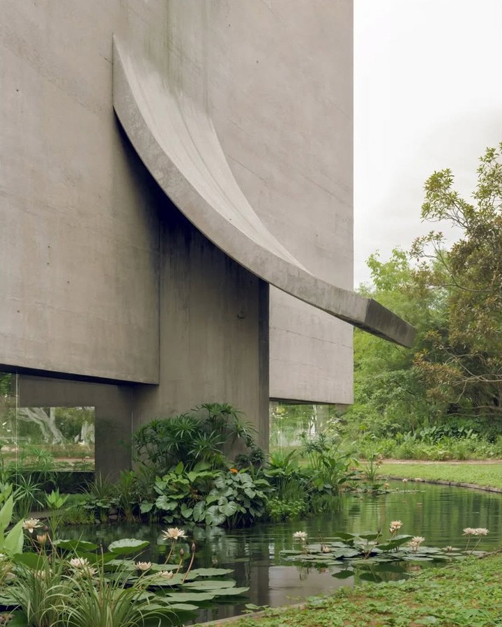 Thumbnail of p-dir2gfbpjxj-f36f9afa6ea846e5 3