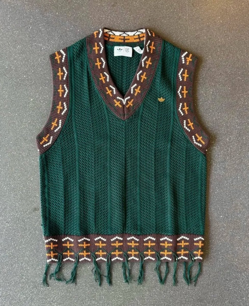 Thumbnail of www-x-com-streetfashion01-status-1944776218546512358