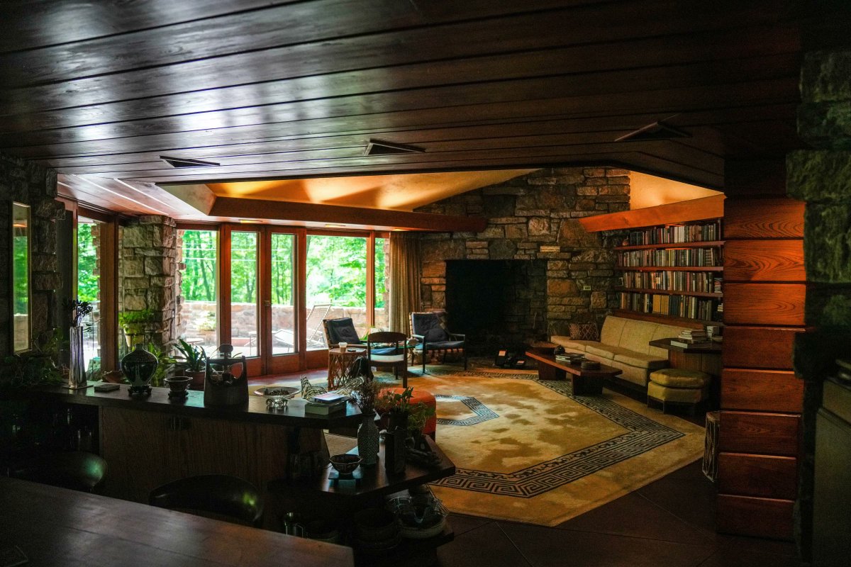 Thumbnail of www-x-com-zoeloveshouses-status-1952845061454217490