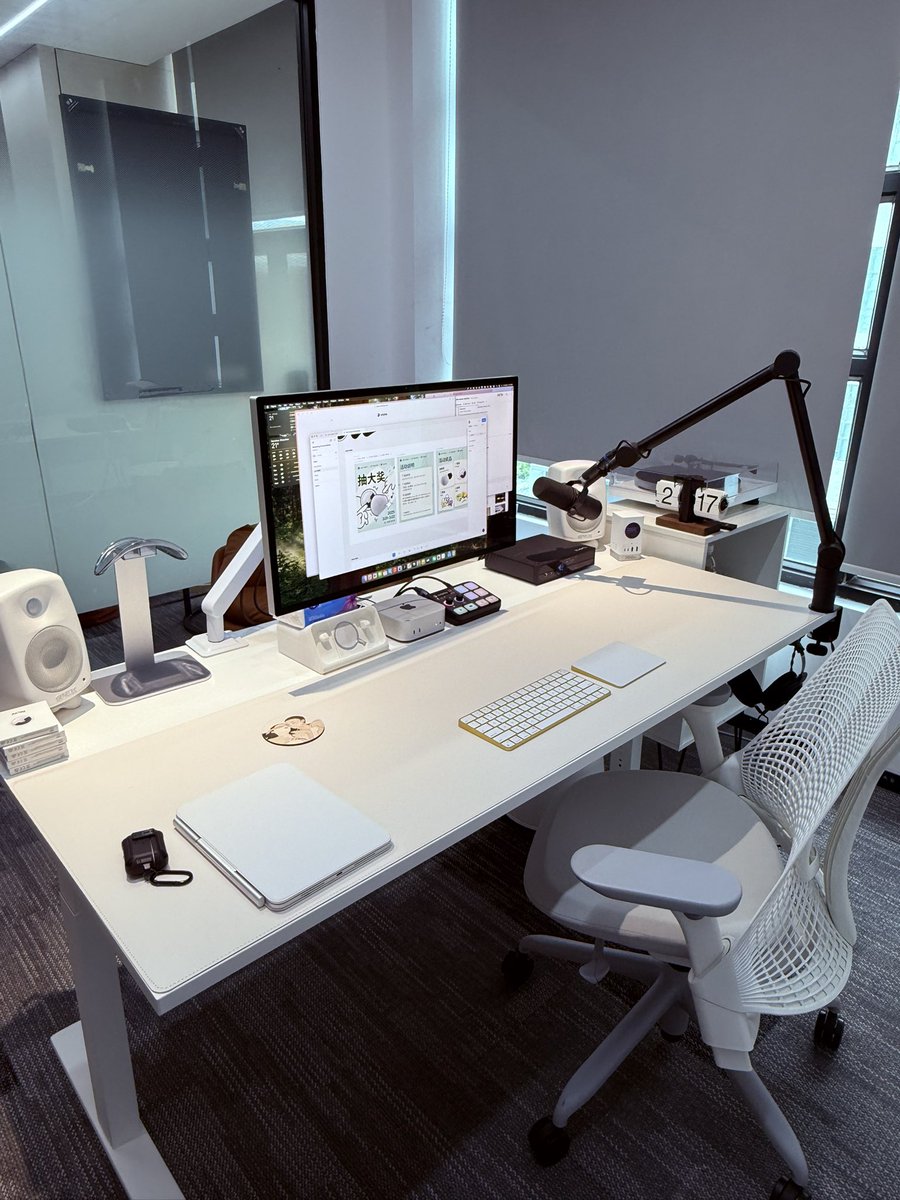 Thumbnail of www-x-com-thecalicastle-status-1912778980484346098