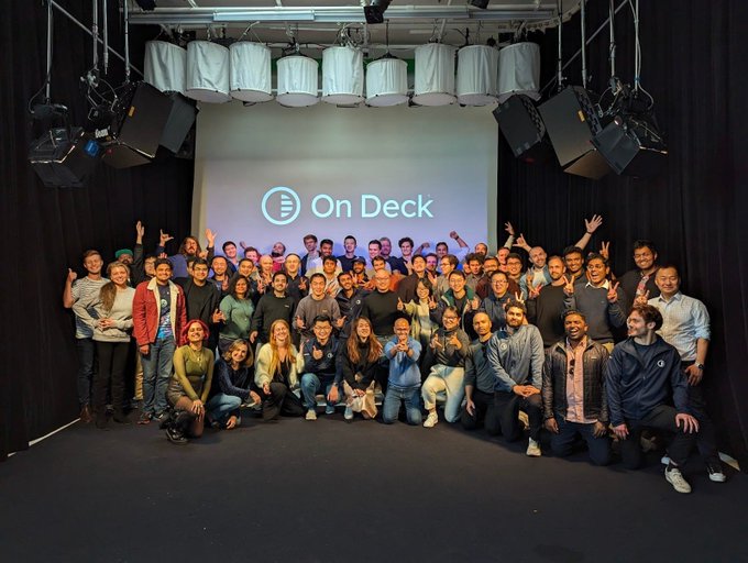 Thumbnail of twitter-com-julianweisser-status-1724496553401082090