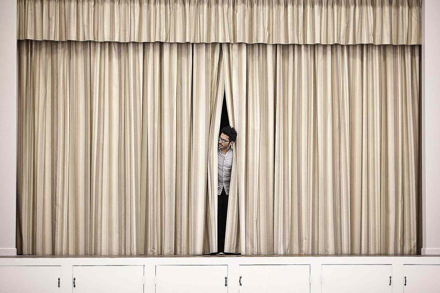 Thumbnail of The Difference Between Front Stage and Back Stage Behavior