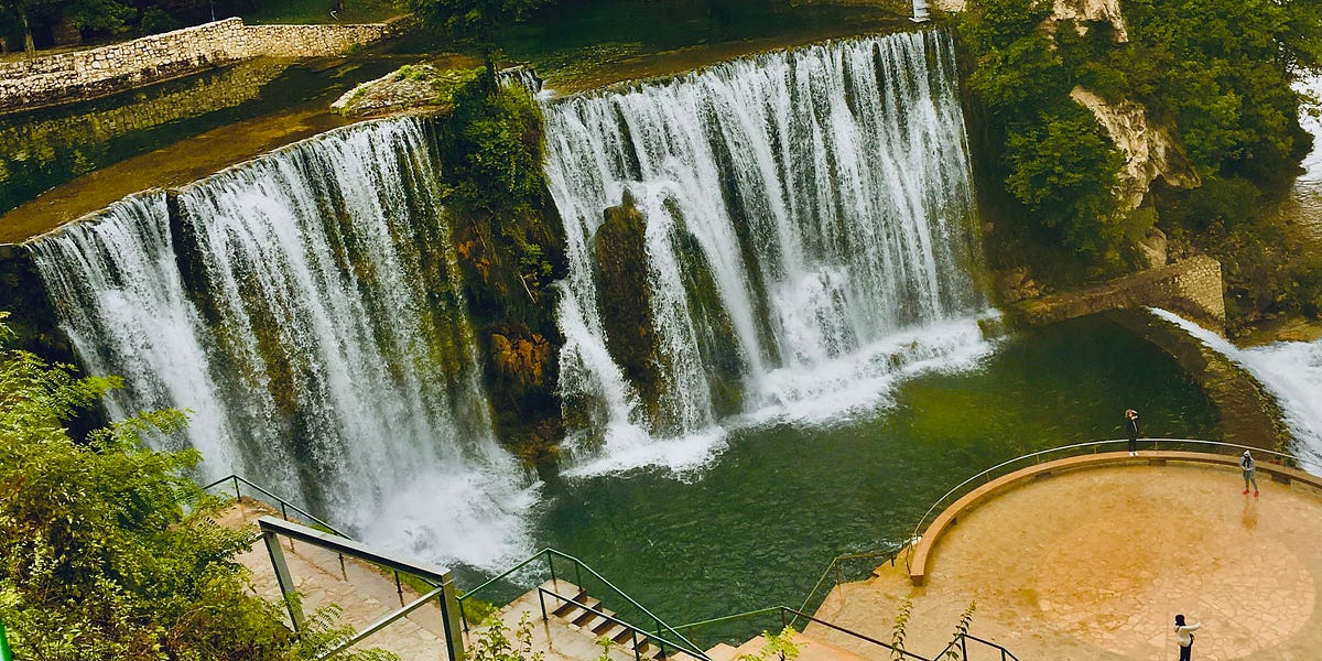 Thumbnail of There are too many waterfalls here