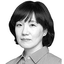 Thumbnail of Meanwhile : Is there life before death? A smartphone-age reflection (KOR)