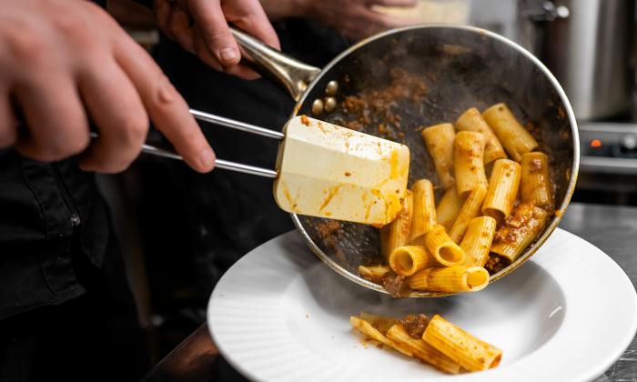 Thumbnail of Met dít supersimpele ingrediënt zetten Italianen een waanzinnige maaltijd op tafel