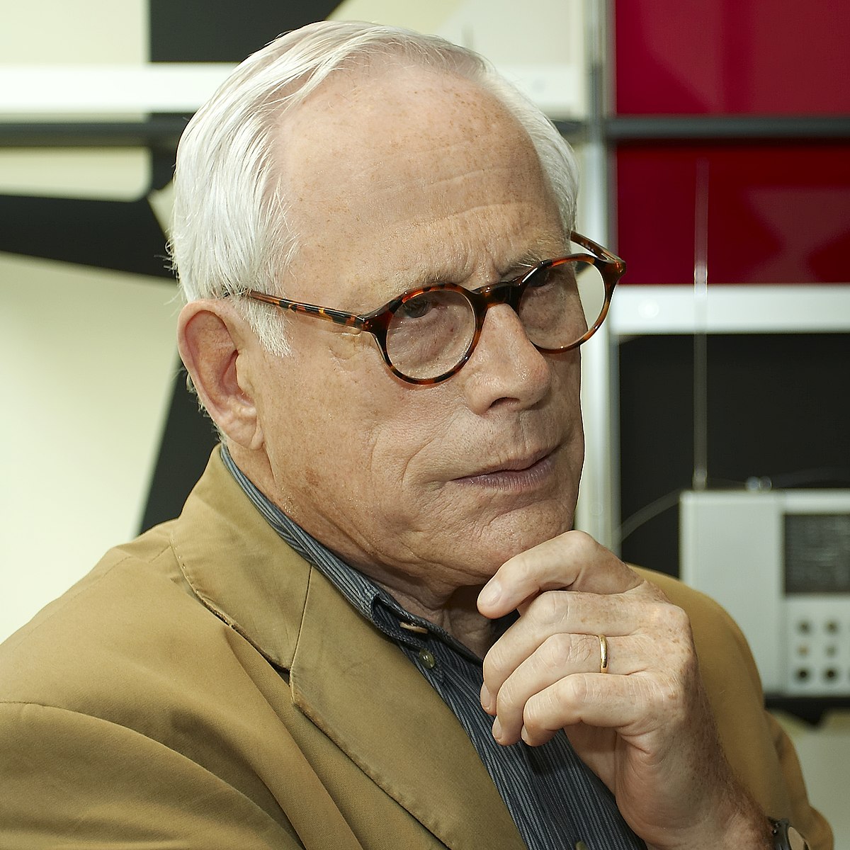 Thumbnail of Dieter Rams - Wikipedia
