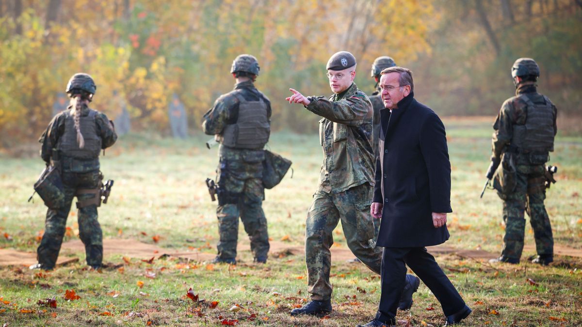 Thumbnail of (S+) Meinung: Deutschland bereitet sich vor auf eine Welt, die es nicht gibt