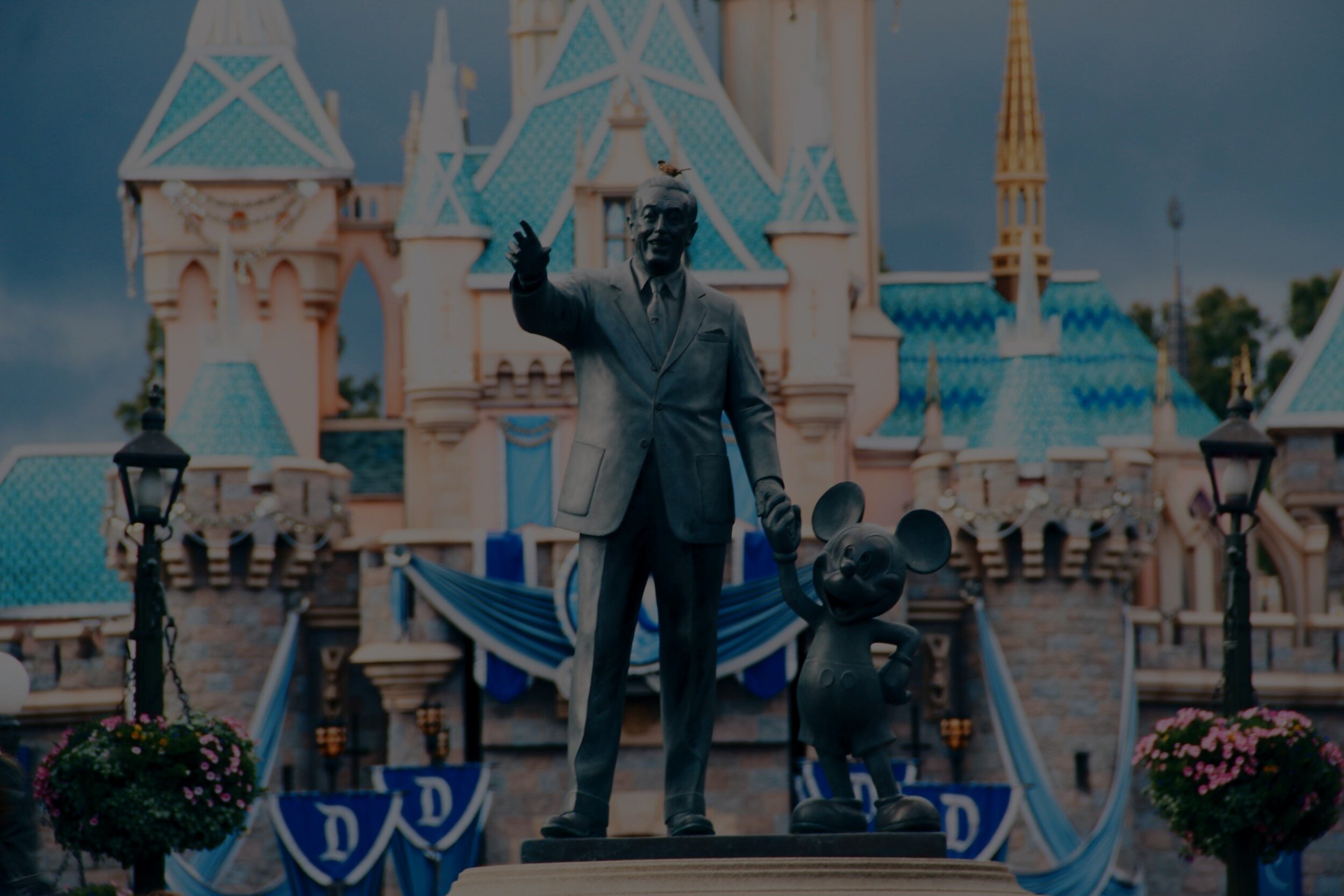 Thumbnail of Walt Disney, The City Architect - David Perell