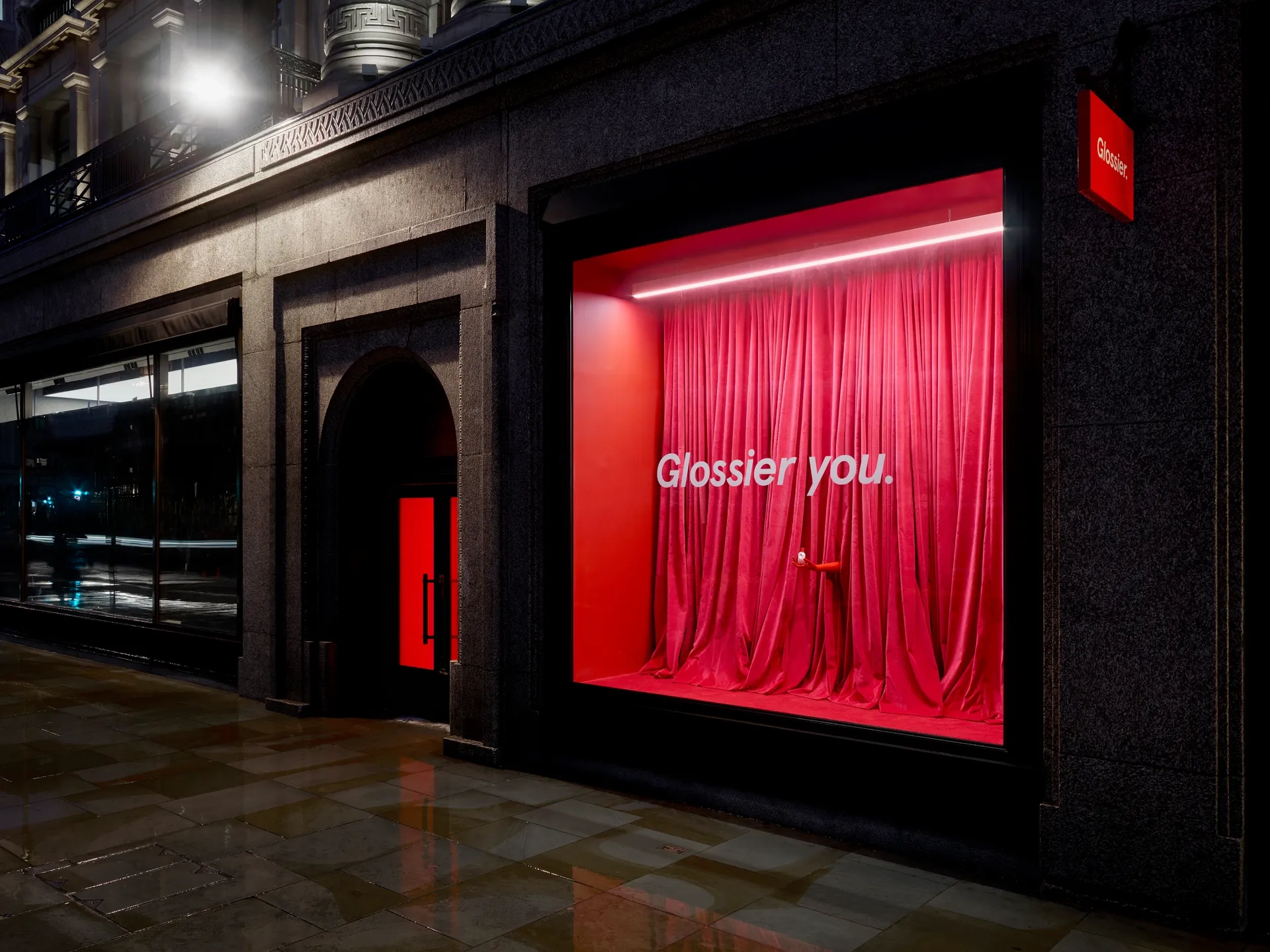 Thumbnail of Glossier Pop-Up - Design4Retail