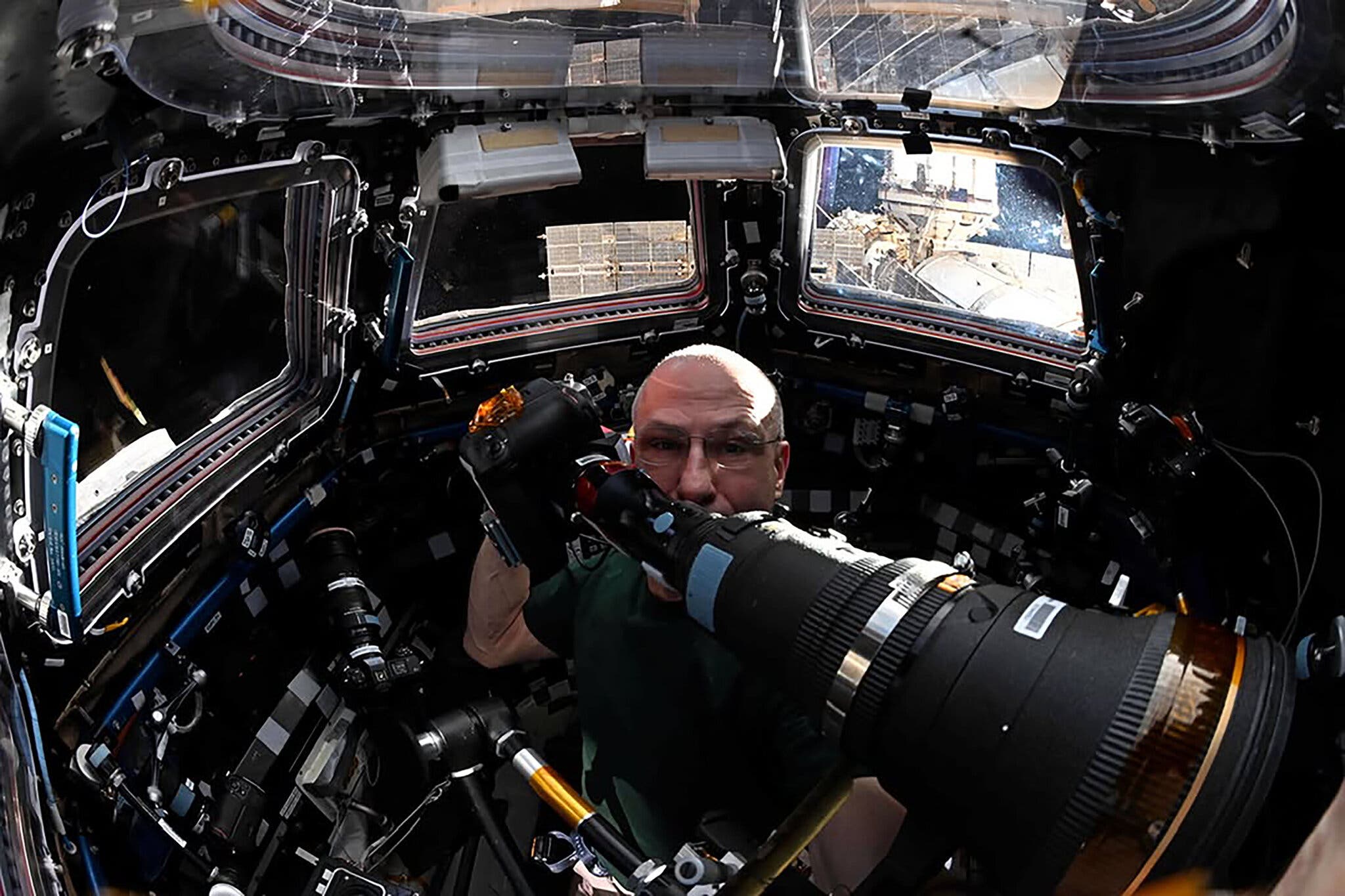 Thumbnail of 1 Astronaut, Many Cameras and 220 Days of Amazing Images From Space