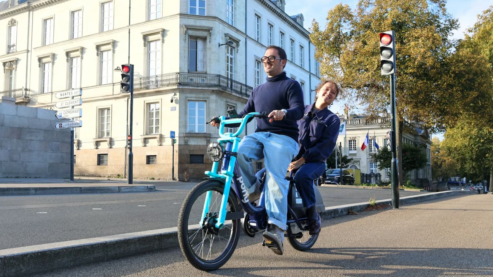 Thumbnail of Couples are doing food deliveries instead of going on dates together - Dexerto