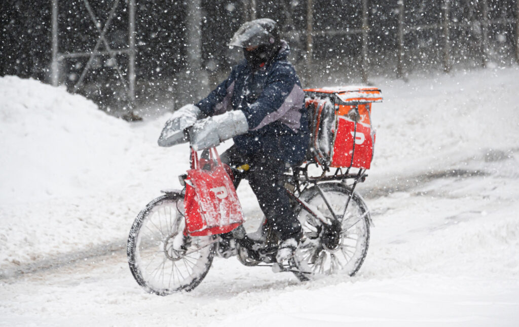 Thumbnail of How ‘Your Package Has Been Delivered’ and other Automated Messages Erase Essential Human Labor ❧ Current Affairs