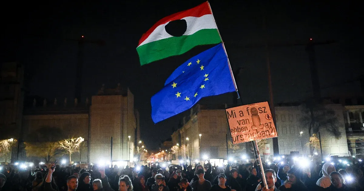 Thumbnail of Négy hidat zártak le a Pride-tüntetők miatt, Hadházy Ákos jövő keddre újabb tüntetést hirdetett meg