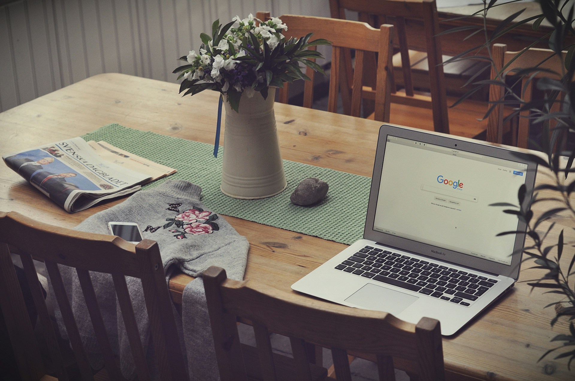 Thumbnail of How to Write a Feature Story: From Research to Publication