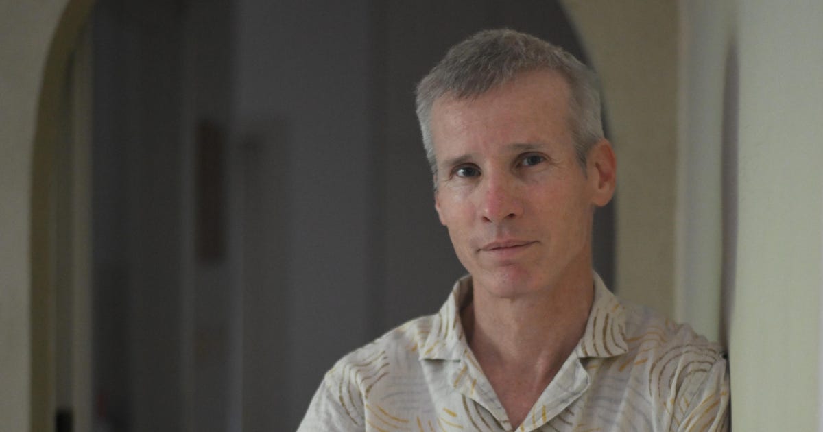 Thumbnail of "פעמים רבות יצירת קשרים חברתיים היא מנגנון שנועד לחפות על מעמד נמוך"