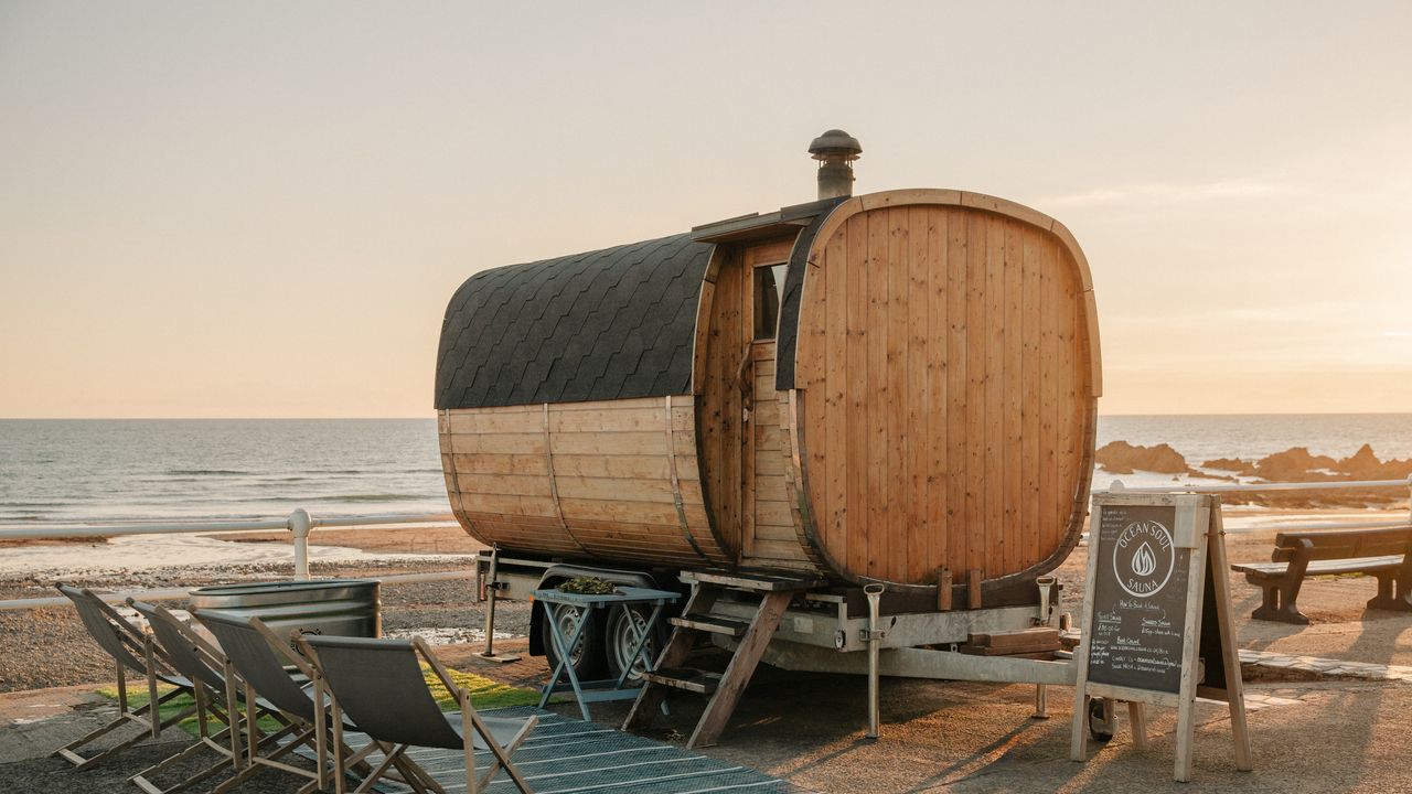 Thumbnail of How contrast therapy became 2025's biggest wellness trend