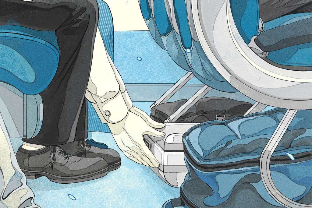 Thumbnail of Traveling Ultralight: How to Pack a Personal Item