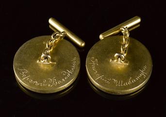 Thumbnail of Two gold cuff links, Russia, 1894-1918 | Science Museum Group Collection