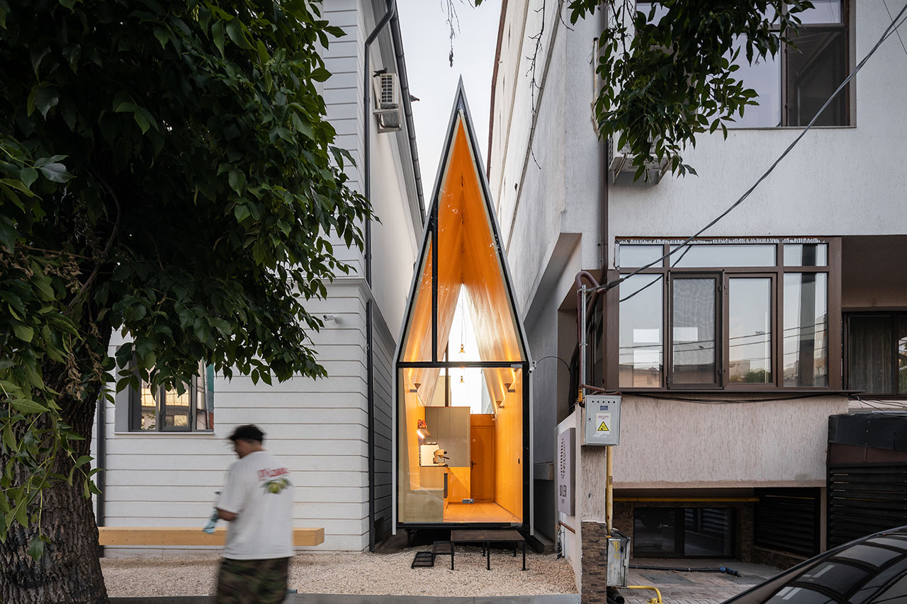 Thumbnail of Vinklu Turns Forgotten Plot in Bucharest Into Tiny Coffee Shop