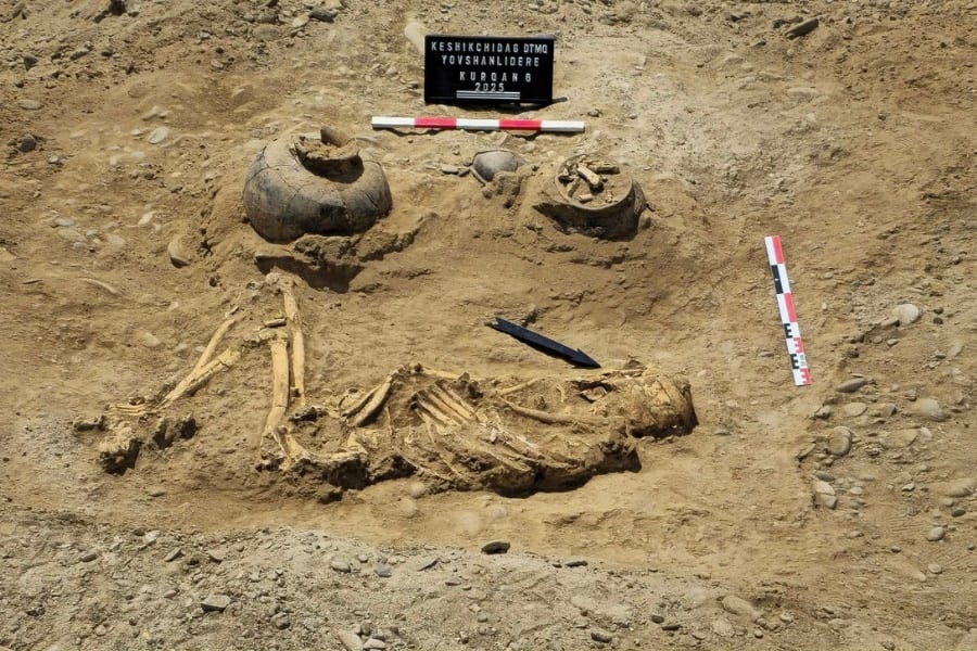 Thumbnail of 3800年前に埋葬された「身長2mの巨人兵」を発見、アゼルバイジャン - ナゾロジー