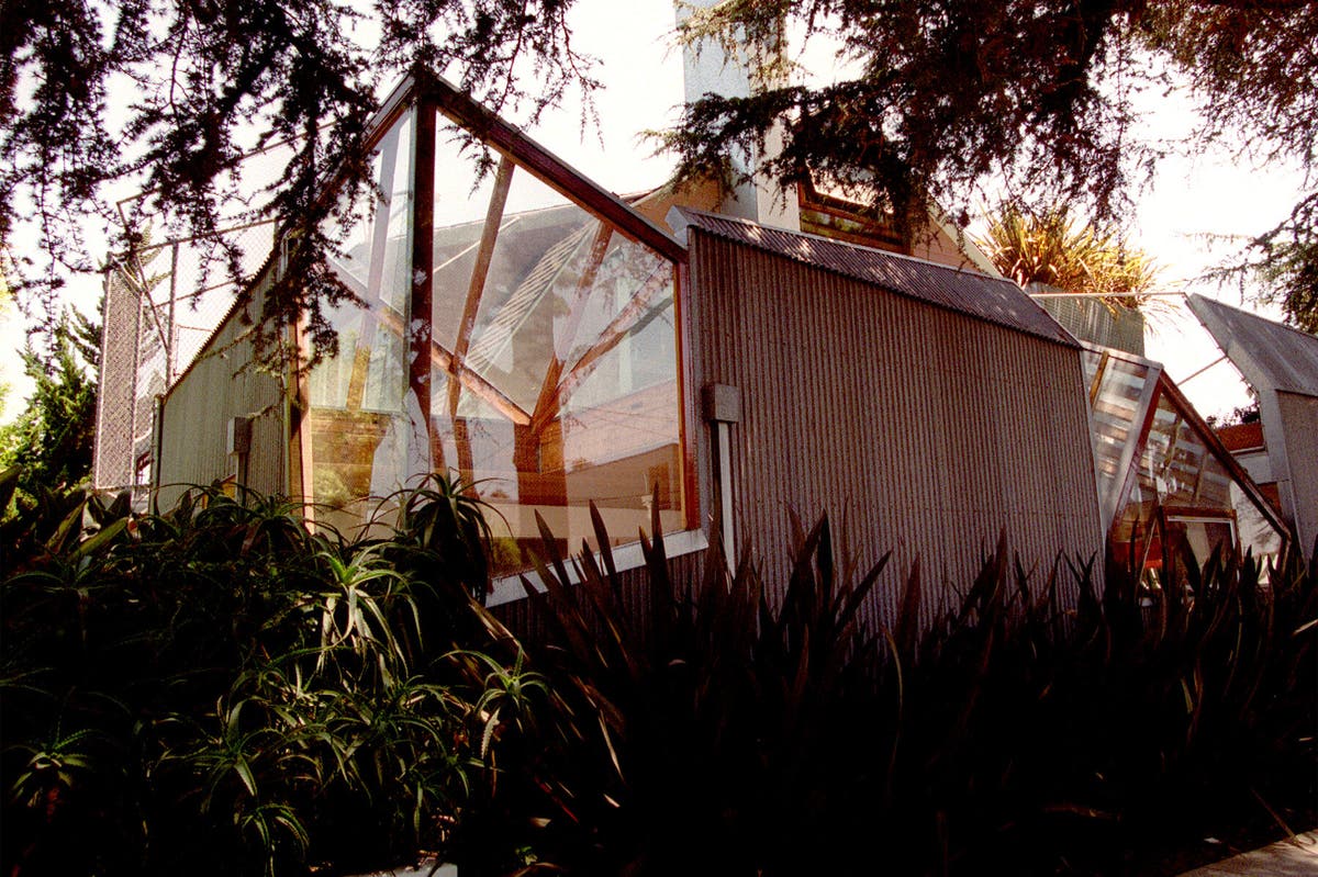 Thumbnail of Frank Gehry: 12 Essential, Stunning Projects