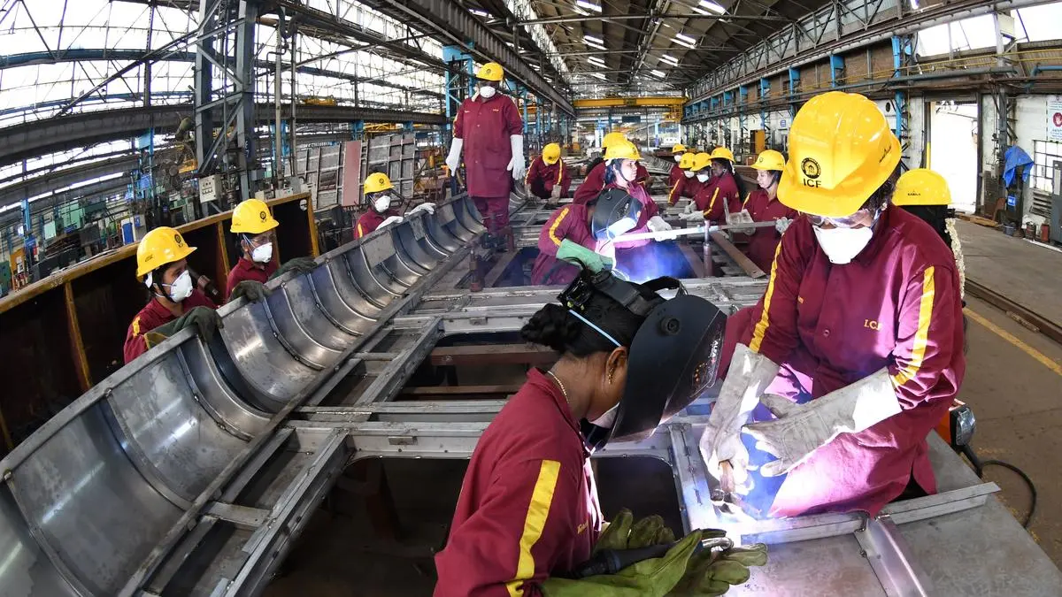 Thumbnail of India’s Growth Story Unravels: FDI Collapse, Manufacturing Lag, and the GDP Illusion